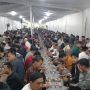 Potret Antusias Jamaah Ikuti Buka Puasa Perdana di Masjid Raya Sheikh Zayed Solo