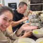 Ayu Ting Ting Ikut Bangunin Warga Kampungnya Sahur, Warganet: Khas Anak Gang Senggol