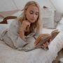 4 Zodiak yang Suka Membaca dan Sering Tenggelam dalam Novel Fiksi Misteri