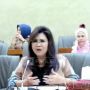 Tak Setuju Impor Gerbong Kereta, Anggota DPR Evita Nusanty Malah Pakai Sepatu Impor Mewah Rp 20 Juta