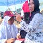 Siswi SD Pingsan Tunggu Presiden Jokowi di Pinggir Jalan Tiga Jam