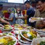 Bentuk Toleransi, Vihara Dharma Bakti Berbagi Makanan Buka Puasa