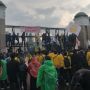 Demo Tolak UU Cipta Kerja di DPR, Massa BEM SI: Kami Minta Puan Maharani Bisa Datang!