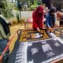 Kisah Bangkitnya UMKM Rumah Batik Dewi Busana Lunang, Sukses Lewati Pandemi dan Setia Keliling Nusantara dengan JNE