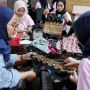 Dorong Perempuan Milenial di Banten Lebih Produktif Lewat Praktik Kerajinan Tangan