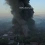 Pabrik Plastik di Bantar Gebang Terbakar, Asap Pekat Penuhi Langit Kota Bekasi