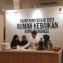 Chef Nicky Tirta Ditantang Bikin Cake Pakai Rice Cooker Sharp di Rumah Kebaikan