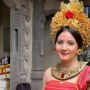 Profil Bulan Sutena, Gadis Bali yang Dijodoh-jodohkan dengan El Rumi