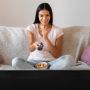 Menonton TV Terlalu Lama Bisa Tingkatkan Risiko Penyakit Demensia? Ini Faktanya!