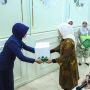 Pengemudi hingga Petugas Kebersihan Terima Paket Ramadan dari DWP dan Menaker Ida Fauziyah