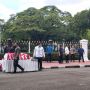Momen Jokowi Bagi-bagi Sembako Depan Istana Negara, Diambilnya Pakai Gaya Drive Thru