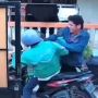 Emosi Motor Dihalangi saat Lewat di Gang, Bang Jago Gebuki Sopir Ojol hingga Giginya Rontok!
