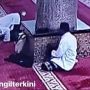 Astaghfirullah! Pria Berkopyah Nekat Curi Tas di Masjid Agung Jamik Bangil Pasuruan