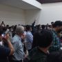 Pendukung Haris Azhar Dan Fatia Kompak Nyanyikan Lagu Indonesia Raya Saat Hakim Masuk Ruang Sidang