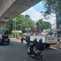 Barrier Beton Dibongkar, Arus Lalin Simpang Santa Jaksel Ramai Lancar Pagi Ini