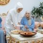 Mengapa Saat Berbuka Puasa Cepat Kenyang? Ini Penjelasannya