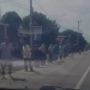 Mengenal Tradisi Sapu Koin di Jembatan Sewoharjo saat Musim Mudik Lebaran