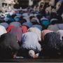 Bagaimana Tata Cara Sholat Idul Fitri di Lapangan? Yuk Simak Penjelasannya!