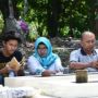 Adab Ziarah Kubur Lebaran Lengkap dengan Bacaan Doa Yang Disunnahkan