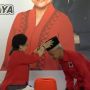 Disaksikan Jokowi, Megawati Pakaikan Peci ke Ganjar Usai Resmi Jadi Capres PDIP
