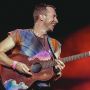 Vokalis Coldplay Chris Martin Sering Kibarkan Bendera Pelangi saat Konser, Artinya Apa Ya?