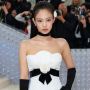 Gaya Jennie BLACKPINK Dinilai Terlalu Simpel untuk Met Gala, Ternyata Pakai Anting Seharga Mobil