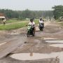 Jelang Kunjungan Presiden Jokowi, Jalan Rusak di Depan Polda Lampung Ditimbun