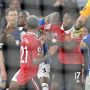 Saat Manchester United Tiru Persija: Garang di Kandang, Loyo di Tandang