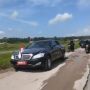 Ketika Mobil RI 1 Terobos Jalan Rusak di Lampung
