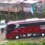 Simpang Siur Biang Kerok Insiden Bus Guci Tegal: Benarkah Gegara Bocah Tarik Handrem?
