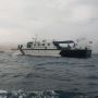 Kemenhub Kerahkan Kapal Patroli KPLP untuk Evakuasi KMP Royce 1 yang Terbakar