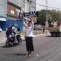 Protes Jalan Rusak di Tengah Jalur Utama Surabaya-Gresik, Budayawan: Ini Bukan Lampung