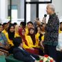 Jalankan Program Gubernur Mengajar, Ganjar Pranowo Beberkan Tantangan Masa depan ke Mahasiswa UPS Tegal