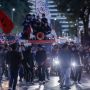 Kumpul di Tugu Reformasi Trisakti, Massa Mahasiswa Demo Tuntut Jokowi Dimakzulkan!