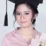 Anak Sus Rini Tampil Cantik di Wisuda SMK, Netizen Sebut Mirip Artis Ini