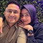 Sudah Jadi Pejabat, Hengky Kurniawan Tak Gengsi Makan Lesehan Bareng Istri