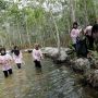 Peduli Lingkungan Lewat Aksi Bersih-bersih Sampah di kawasan Pemandian Tirta Kali Batu Putih