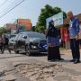 Ganjar Minta Kebut Pengerjaan Jalan Rusak di Jalur Alternatif Demak-Semarang