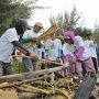 Jaga Lingkungan Hidup, Ratusan Nelayan Bersih-bersih Pantai di Banyuwangi