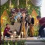 Viral Pasangan Bule Nikah Pakai Adat Jawa, Aksi Fotografer Kebingungan hingga Peragakan Pose Bikin Ngakak