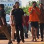 Diserahkan ke Jaksa, Mario Dandy dan Shane Lukas Tiba di Kejari Jaksel Pakai Sendal Jepit dan Tangan Terikat Tali Ties