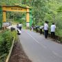 OMG Sulsel dan Warga Desa Rappolemba Kompak Perbaiki Pembatas Jembatan