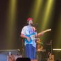 Lagi Sakit, Phum Viphurit Tetap Tampil Kece di Konser New Live Show