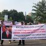 Geruduk PN Bekasi Tuntut Ganti Rugi, Puluhan Ahli Waris Jatikarya: Pak Jokowi Tunjukkan Kekuasaanmu