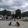 OMG Sumut Ajak Masyarakat Renovasi Lapangan Basket di Balige