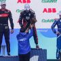 Bamsoet dan Sandiaga Beri Piala ke Pemenang Formula E Jakarta 2023, Anies Nonton Doang