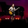 Aksi Laufey Sukses Hipnotis Penonton Java Jazz Festival 2023 dengan Suara Indahnya