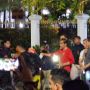 Naik Andong ke Malioboro Bareng Keluarga, Jokowi Bagi-bagi Uang
