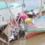 Empat Orang Tercebur ke Sungai saat Penyebrangan Teluk Batang-Kamboja Ambruk