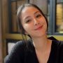 Clairine Clay Orang Mana? Jadi Idola Fuji Sejak Sebelum Dinikahi Joshua Suherman